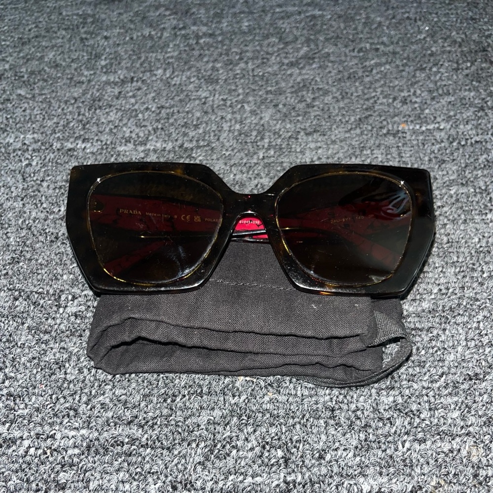 Prada sun glasses